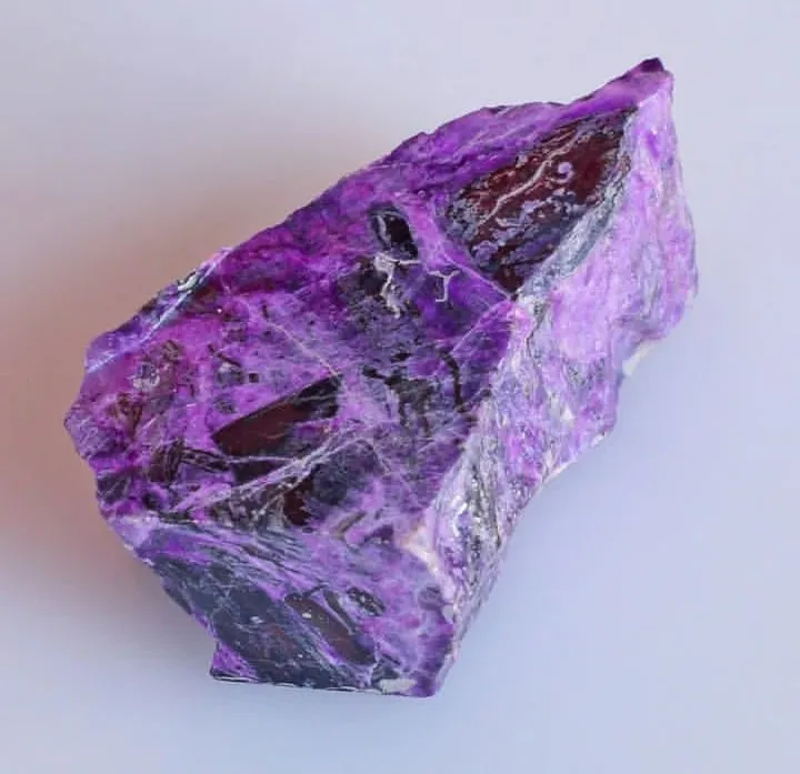 Сугилит «the Sugilite» (Синонимы — лавулит, веселит) — довольно редкий поделочны… — фото 2