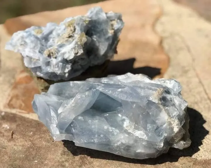 Ангелит (Angelite) – это разновидность ангидрита (сульфата кальция) голубоватого… — фото 10