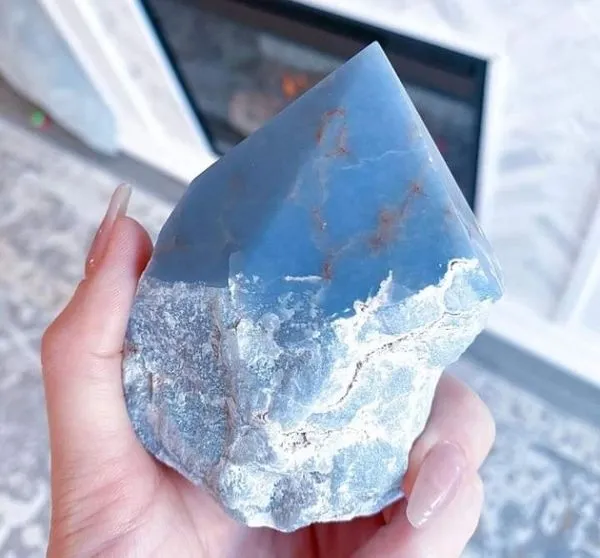Ангелит (Angelite) – это разновидность ангидрита (сульфата кальция) голубоватого… — фото 6