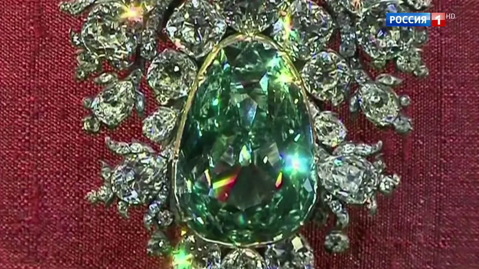 Дрезденский зелёный бриллиант (нем. Dresdner Grüner Diamant) — грушевидный алмаз… — фото 3