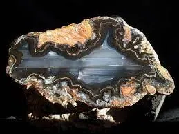 Thunder-egg Agates (дословно «агат грозовое яйцо») — жеоды, состоящие из опала, … — фото 6