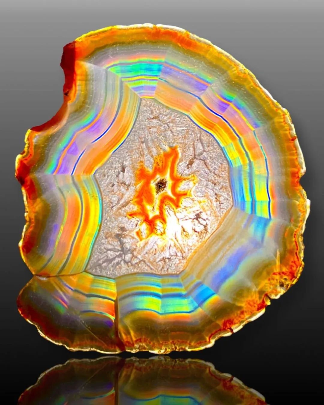 «Ирис-агат» («Iris Agate»)- это название тонкополосчатого агата, который при пра… — фото 7