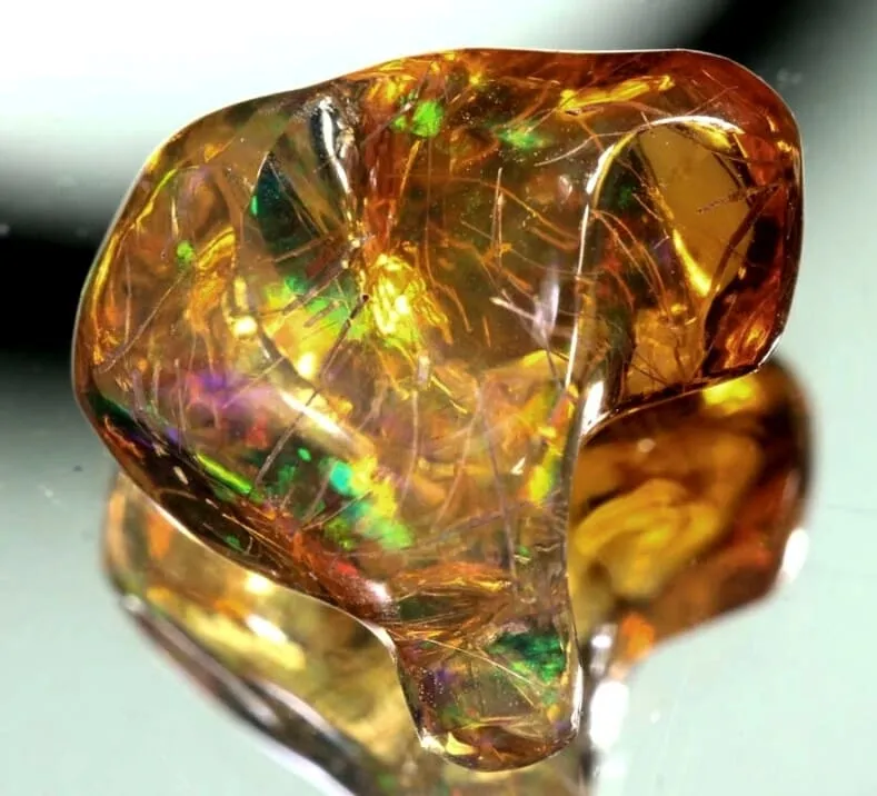Дорада огненный опал из Бразилии (Dourada Fire Opal)