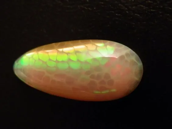 Игра цвета (паттерн) у опалов – «змеиная или драконовая кожа» (Snake skin patter… — фото 1