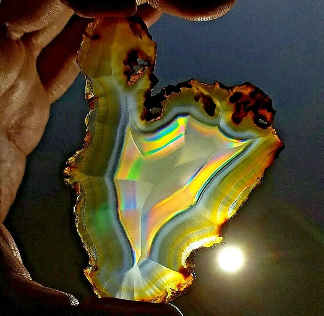 Ирис агат (Iris agate)— это название тонко полосчатого агата, который создает не… — фото 5