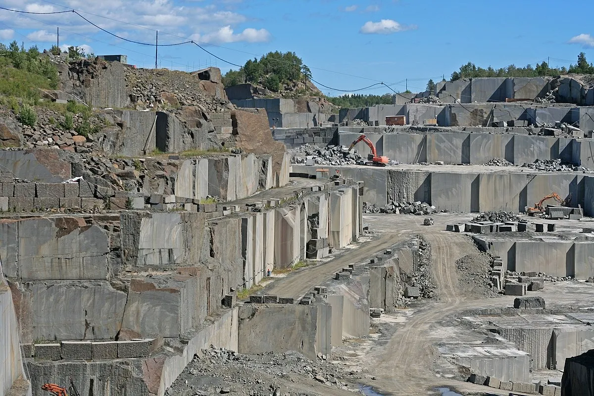 Ларвикит (Larvikite) — фото 2
