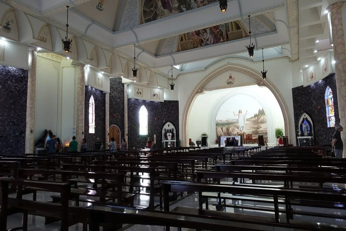 Аметистовая церковь (Paroquia Sao Gabriel de Ametista do Sul). — фото 4