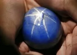 «Звезда Адама» («The Star of Adam»)— синий звездчатый сапфир, овальной формы, на… — фото 4