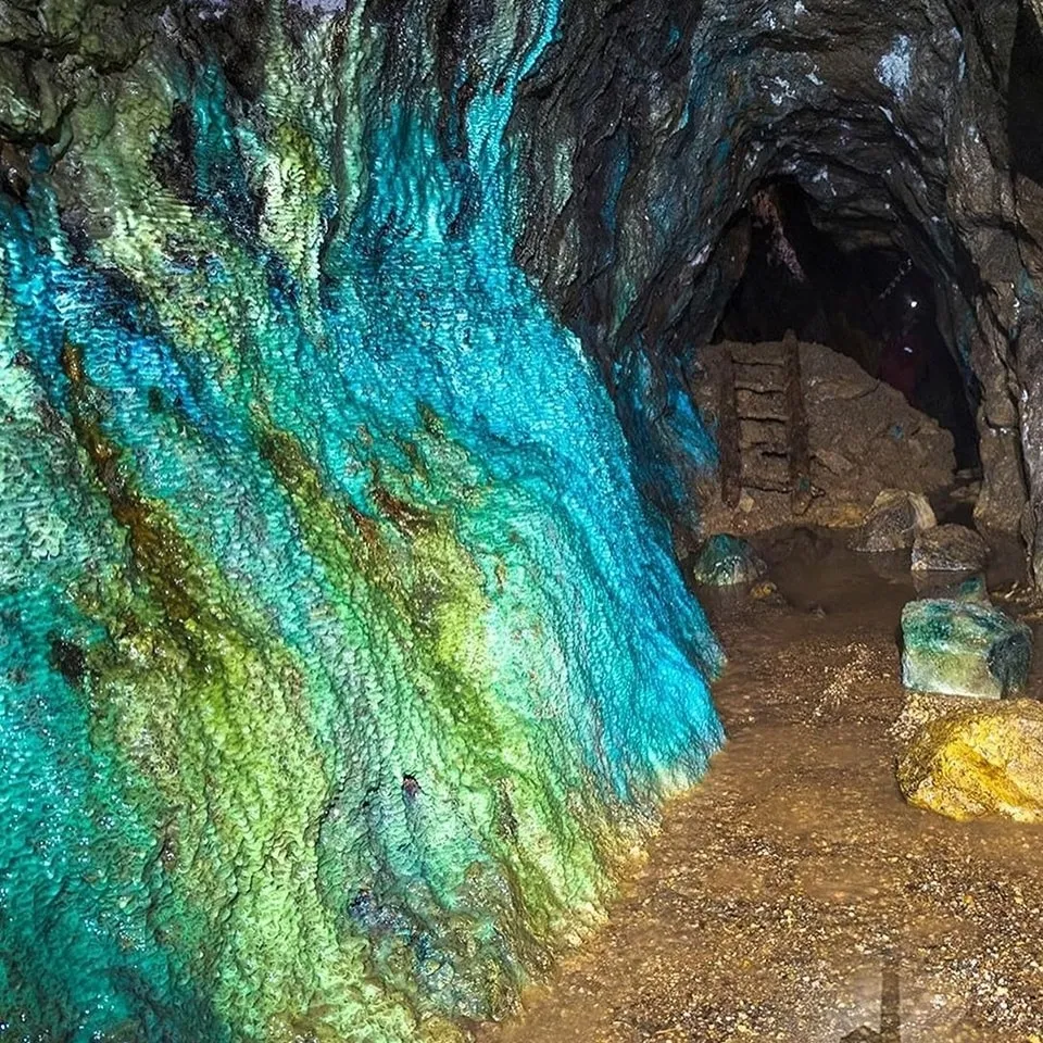 Эта заброшенная медная шахта «Blue Mine», находится в английском графстве Корнуо… — фото 4