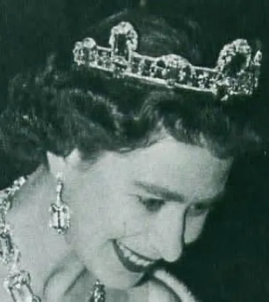 В ознаменование своей коронации в 1953 году, королева Великобритании Елизавета I… — фото 8