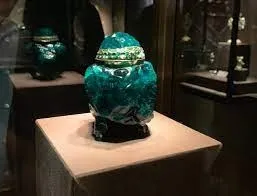 «Emerald Unguentarium» («Изумрудный сосуд»), который хранится в Императорской со… — фото 4