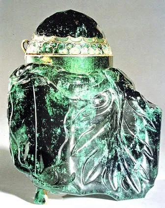 «Emerald Unguentarium» («Изумрудный сосуд»), который хранится в Императорской со… — фото 5