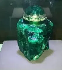 «Emerald Unguentarium» («Изумрудный сосуд»), который хранится в Императорской со… — фото 6