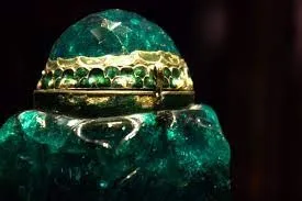 «Emerald Unguentarium» («Изумрудный сосуд»), который хранится в Императорской со… — фото 8