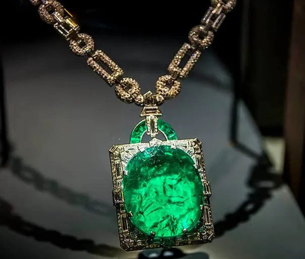 >Потрясающий Изумруд Маккей (Mackay Emerald, весом в 167.97 карат, обнаружили в … — фото 4