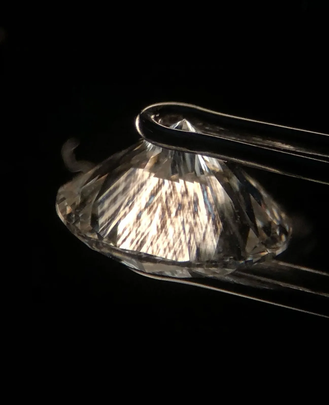 В лабораторных алмазах, выращенных методом CVD (Chemical vapor deposition), за с… — фото 1