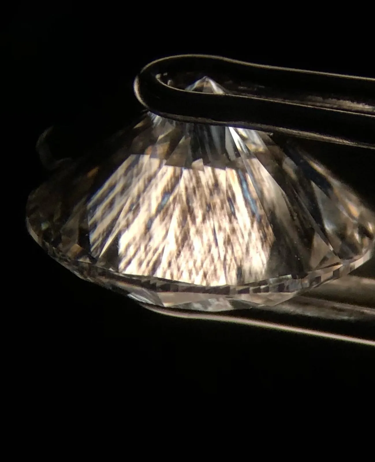 В лабораторных алмазах, выращенных методом CVD (Chemical vapor deposition), за с… — фото 2