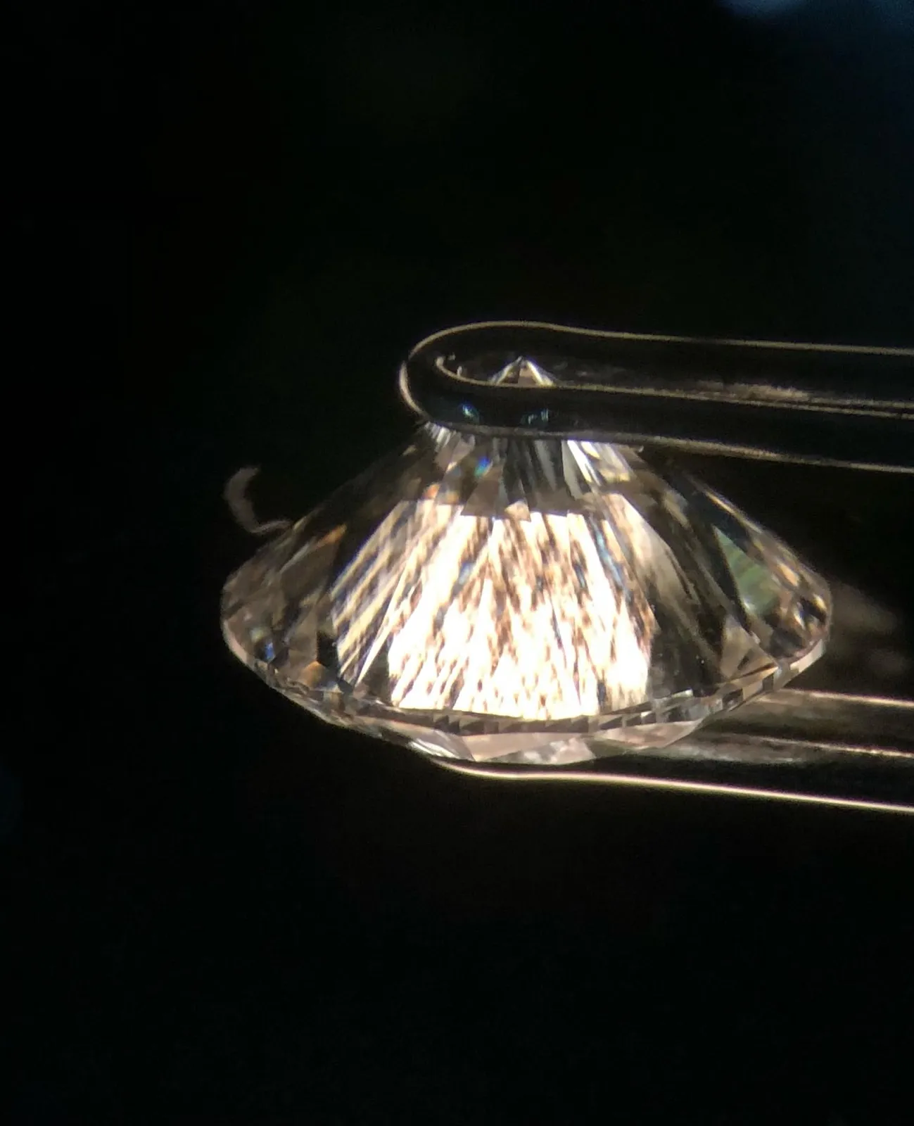 В лабораторных алмазах, выращенных методом CVD (Chemical vapor deposition), за с… — фото 3