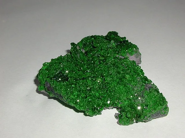 Уваровит (Uvarovite). — фото 2