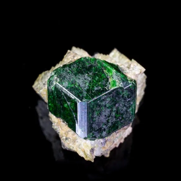 Уваровит (Uvarovite). — фото 6