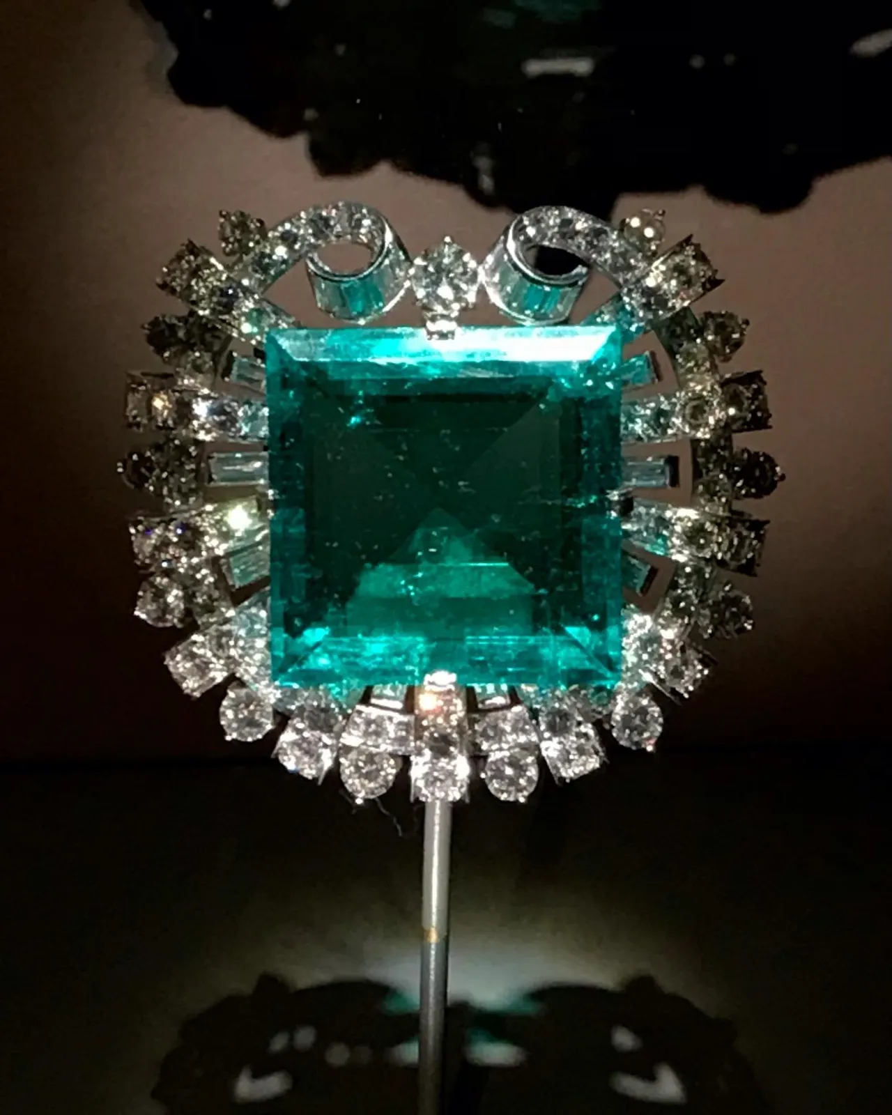 Изумруд Хукер (Hooker Emerald Brooch) — фото 4