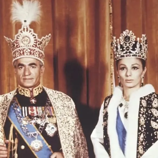 Корона «Farah Diba» от «Van Cleef &Arpels», была сделана для Фары Пехлави, для е… — фото 7