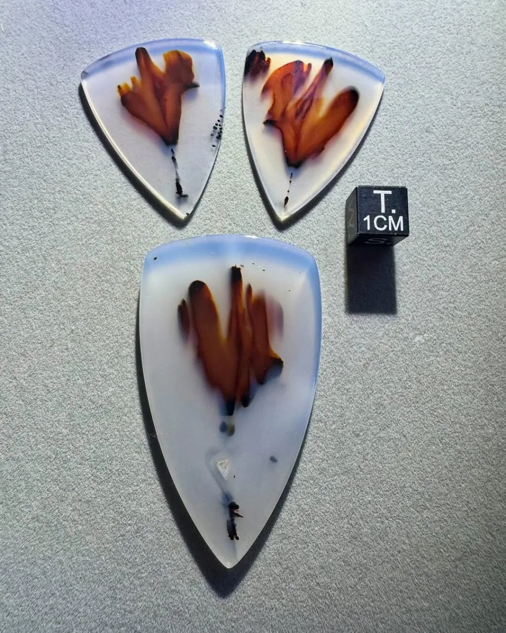 «Агат Монтана» («Montana Agate»)— торговое название халцедона, со своеобразной р… — фото 1