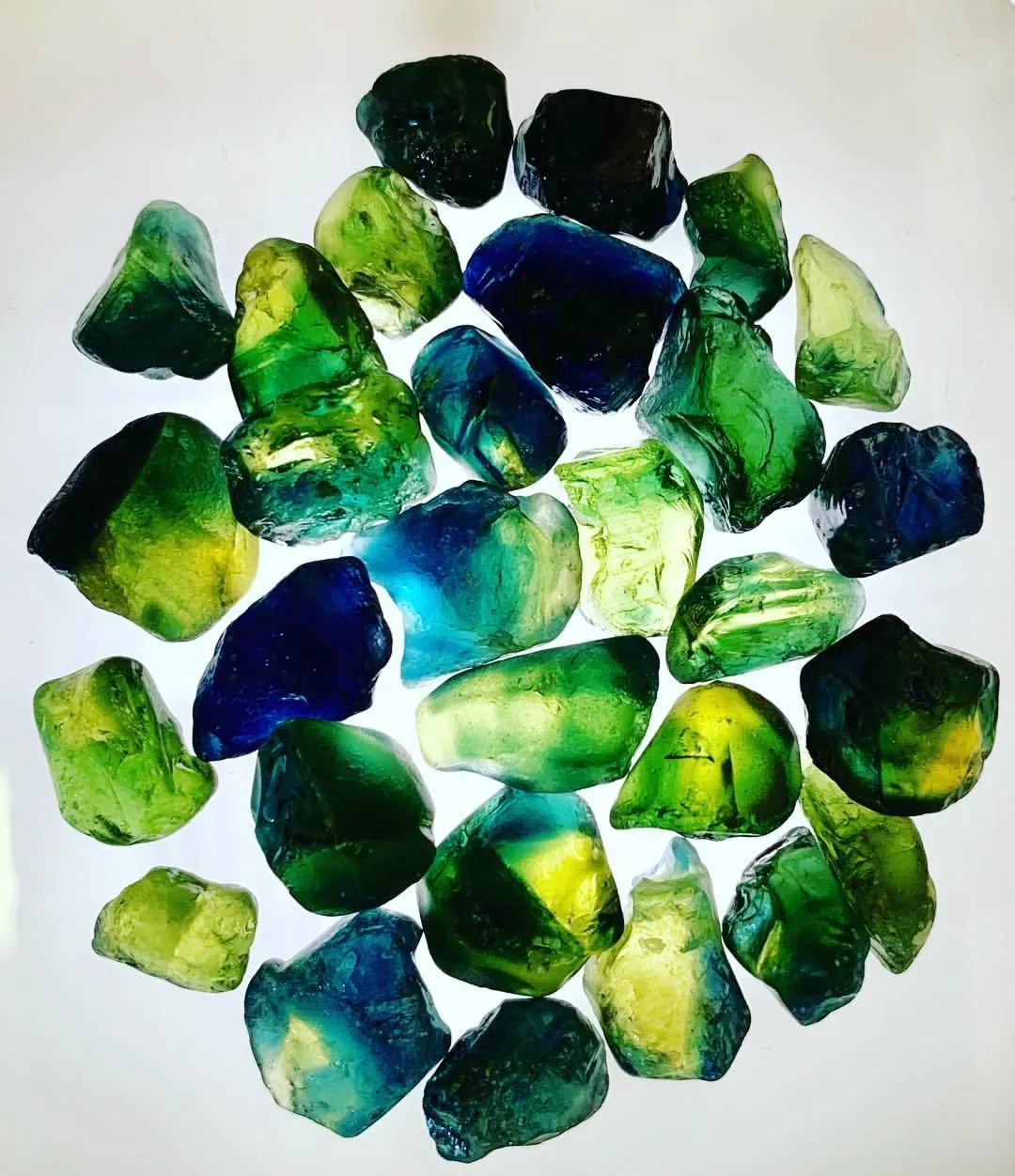 «Parti Sapphires» — это особый тип сапфира, который демонстрирует два или более … — фото 2