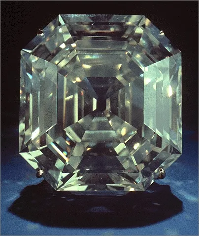 «The Portuguese Diamond» («Португальский бриллиант»), весом 127,01 карата, являе… — фото 3
