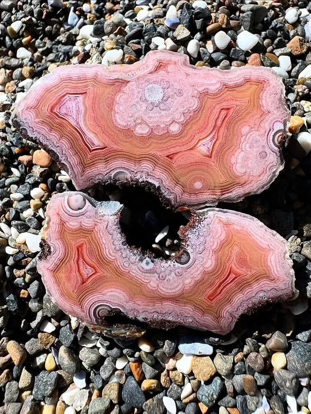 «Агат Лагуна» («Laguna agate»), — торговое название полосчатого халцедона, из Ме… — фото 1
