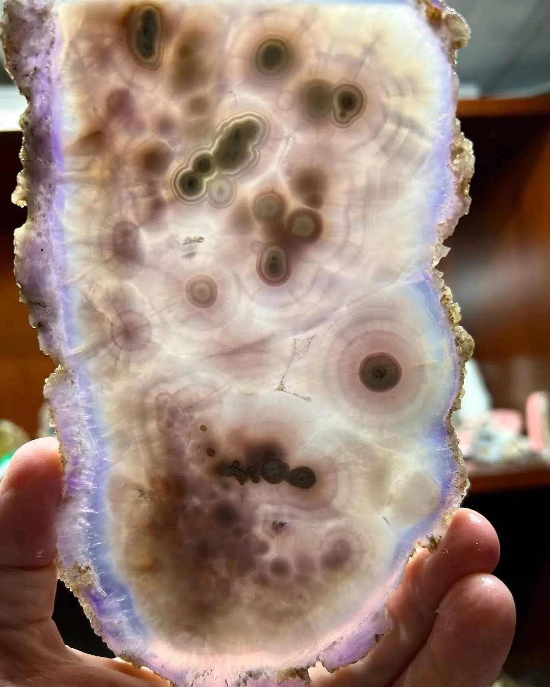 "Лунный агат" ("Luna agate") — это торговое название необычного фиолетово-белого… — фото 3