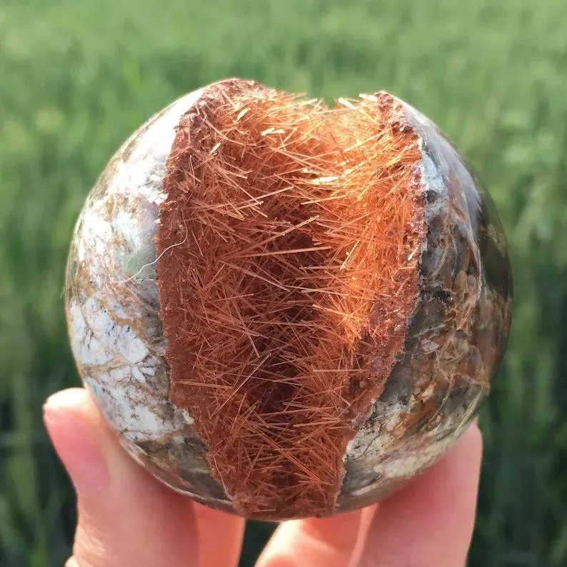 У этой имитации множество названий: «Magnesite Goethite Sphere», «Open Mouth Sph… — фото 2