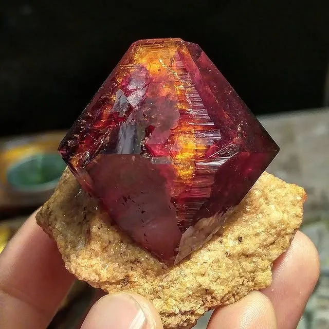 Выращенные (лабораторные) кристаллы арканита* (lab grown Arcanite), из Польши. — фото 1