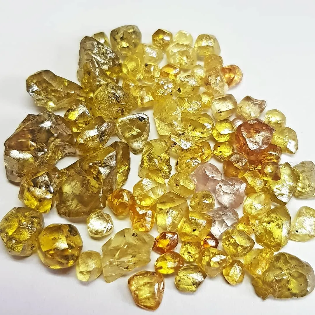 Алмазы, называемые в торговле «канареечно-желтыми» («Canary diamonds»), высоко ц… — фото 2