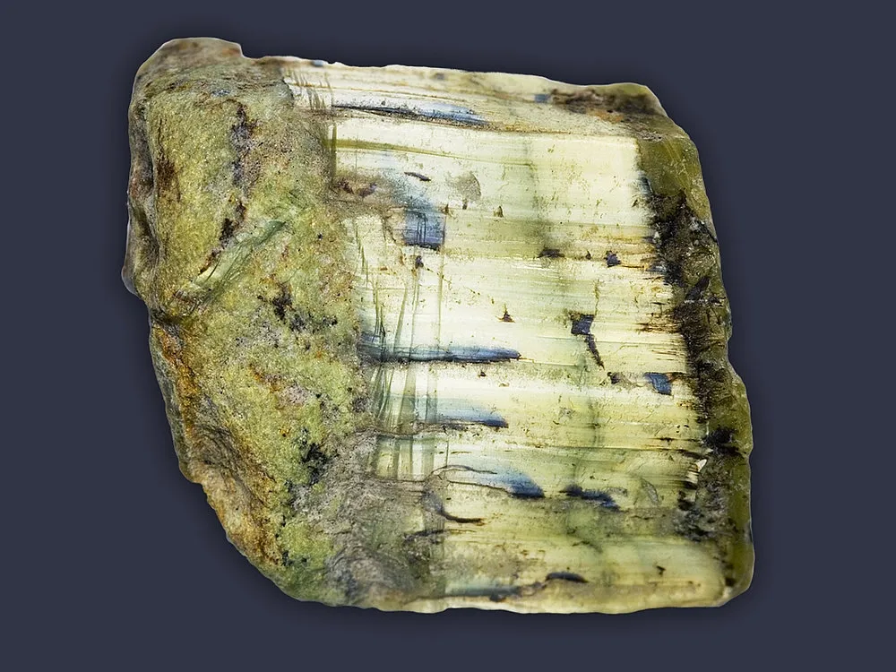 Опал «кошачий глаз» (Cat's Eye Opal). — фото 3