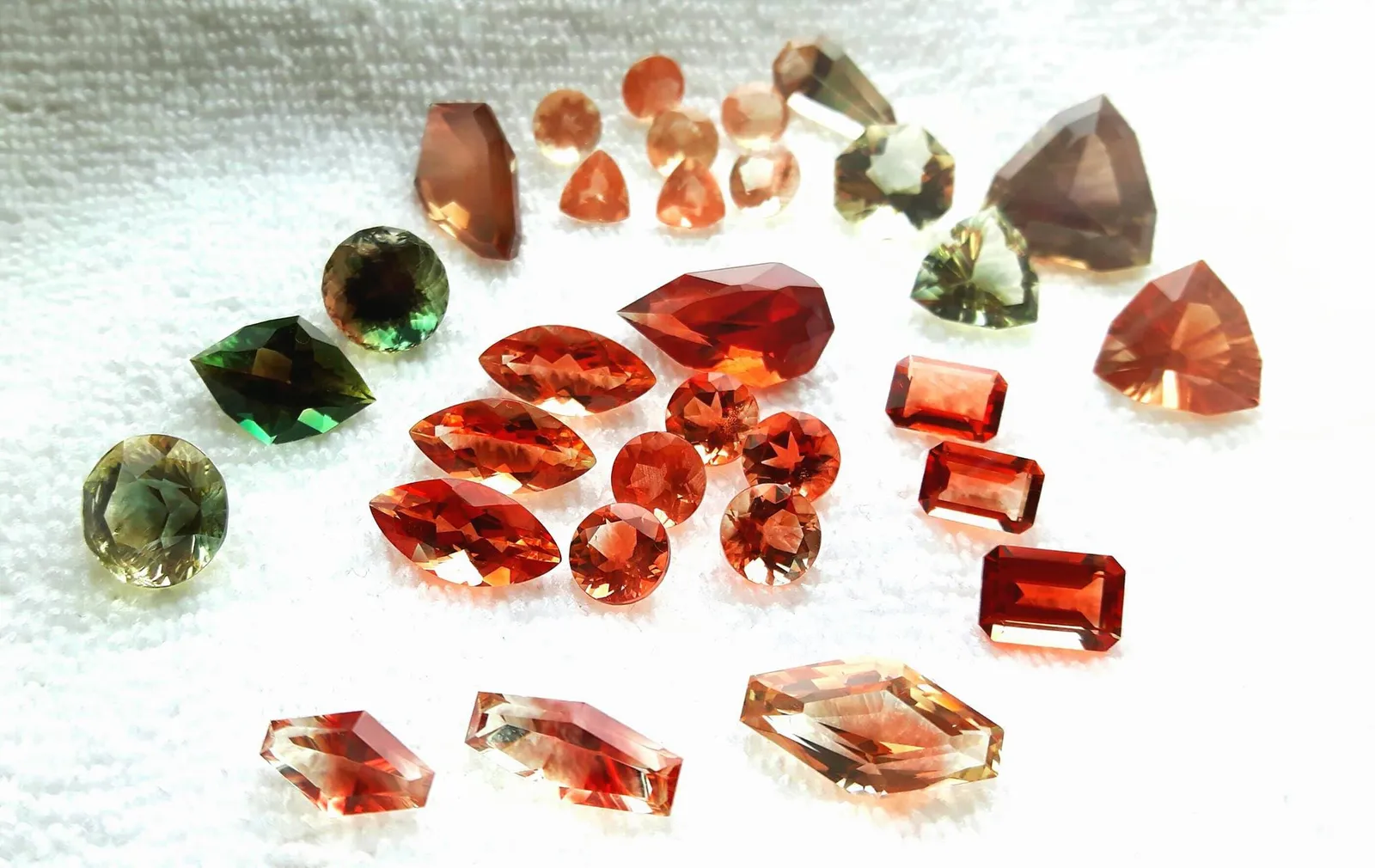 > Орегонский "Солнечник" (Sunstone), он же Гелиолит. — фото 1