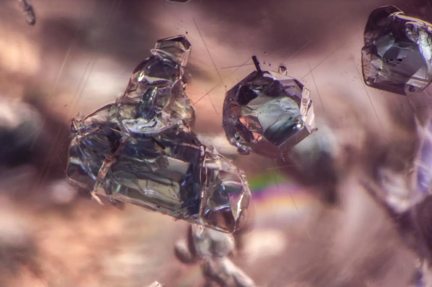 Мы уже ранее рассказывали о открытии нового вида граната— Dragon Garnet. Это оче… — фото 6