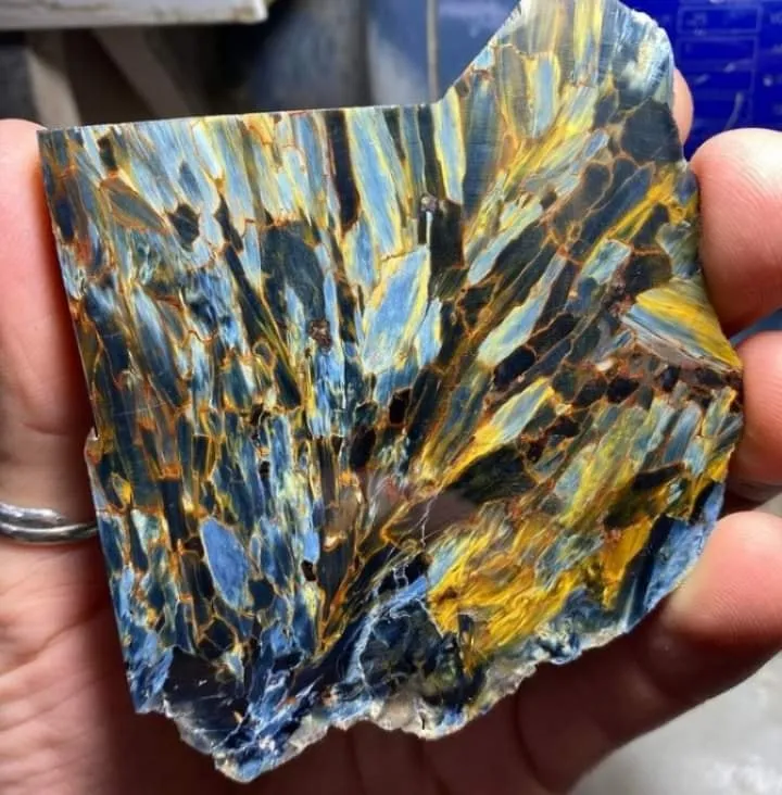 Питерсит (англ. Pietersite) (Другое название: Шторм камень) - торговое название … — фото 9