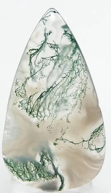 > На выставке девушка-продавец долго уговаривала покупательницу купить брошку с … — фото 4