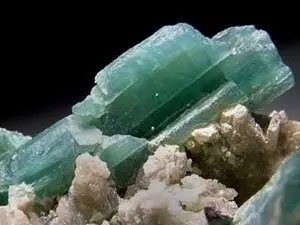 Грандидьерит – камень, утративший титул «самого-самого»