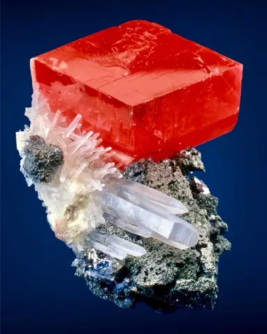 Кристаллы родохрозита. Sweet Home Mine, Alma Dist., Park Co., Colorado, США.