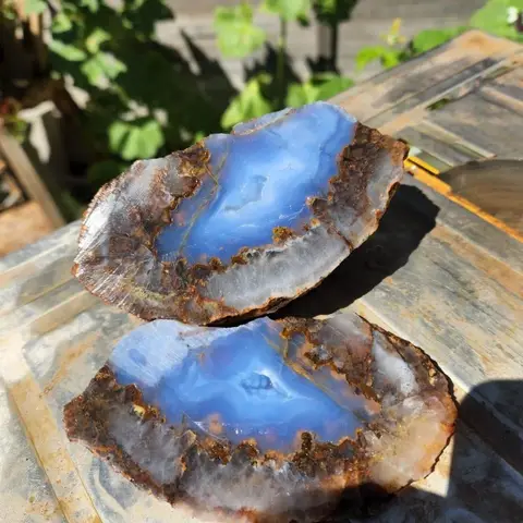 Голубой агат (халцедон) из Элленсбурга (Ellensburg Blue)